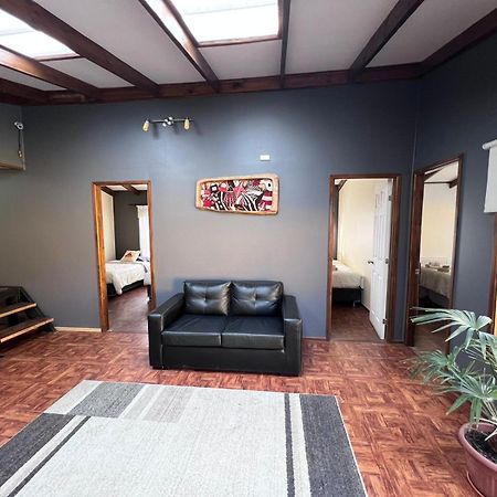 Sheuen Patagonia Hostel ปวยร์โตนาตาเลส ภายนอก รูปภาพ