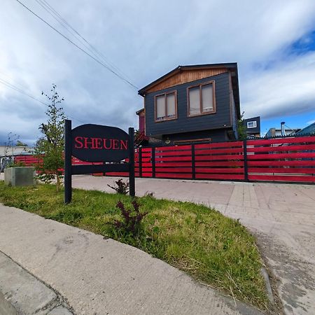 Sheuen Patagonia Hostel ปวยร์โตนาตาเลส ภายนอก รูปภาพ