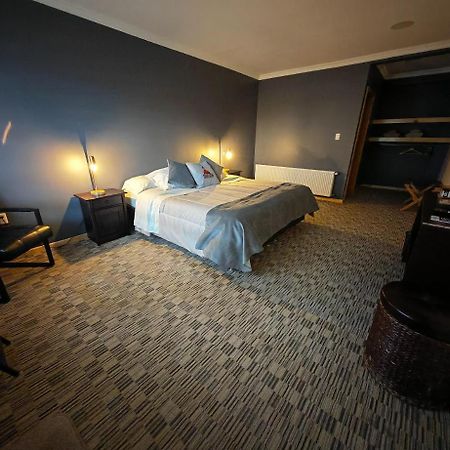 Sheuen Patagonia Hostel ปวยร์โตนาตาเลส ภายนอก รูปภาพ