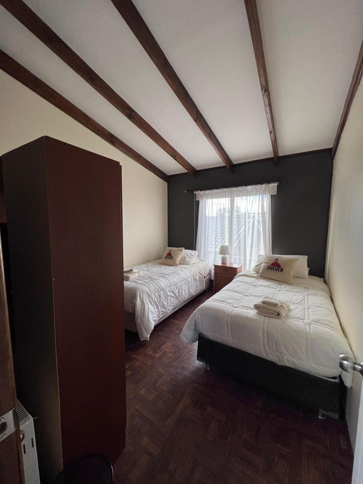 Sheuen Patagonia Hostel ปวยร์โตนาตาเลส ภายนอก รูปภาพ