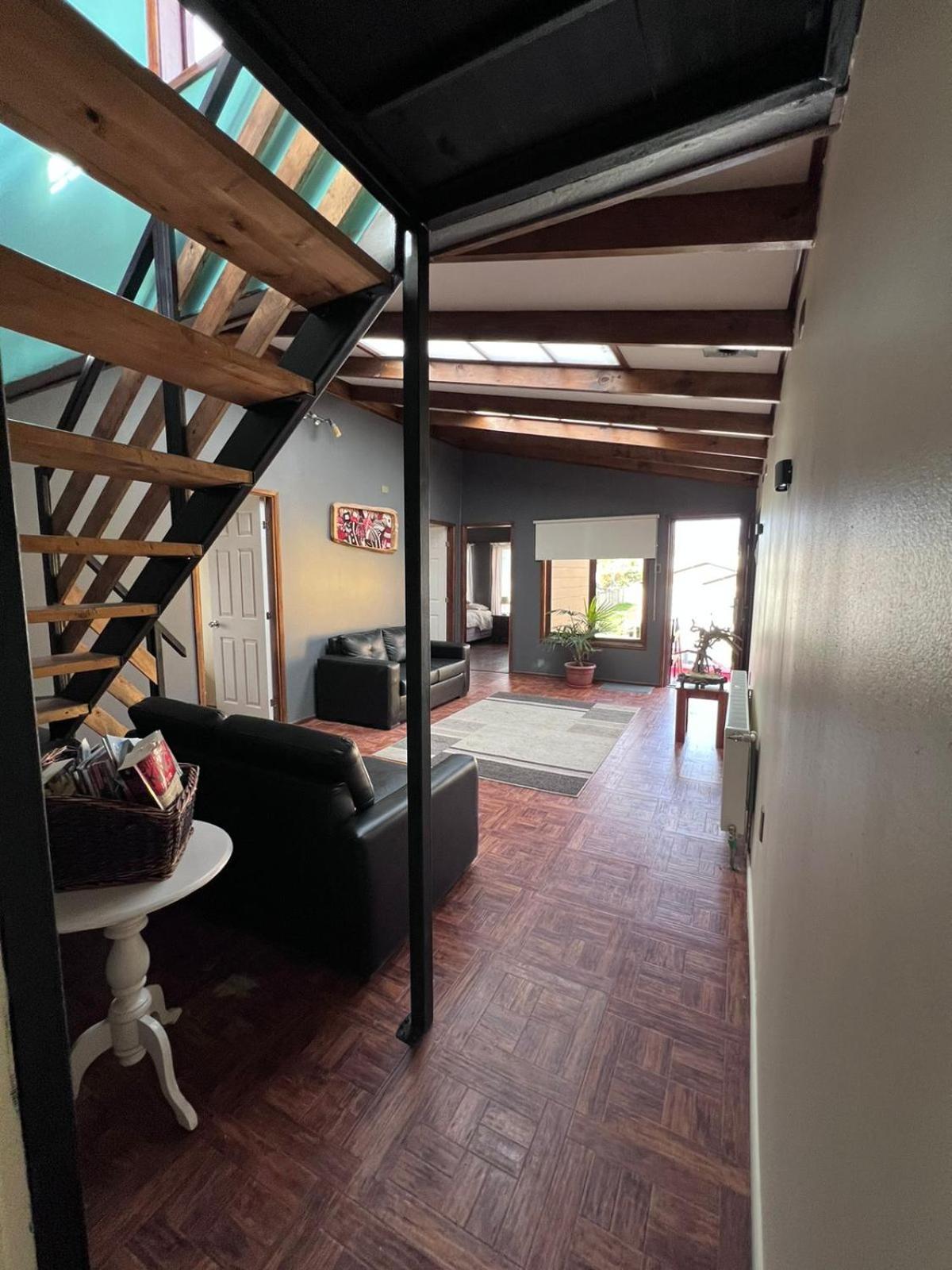Sheuen Patagonia Hostel ปวยร์โตนาตาเลส ภายนอก รูปภาพ