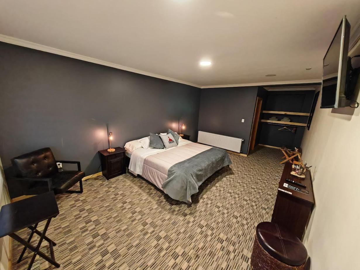 Sheuen Patagonia Hostel ปวยร์โตนาตาเลส ภายนอก รูปภาพ