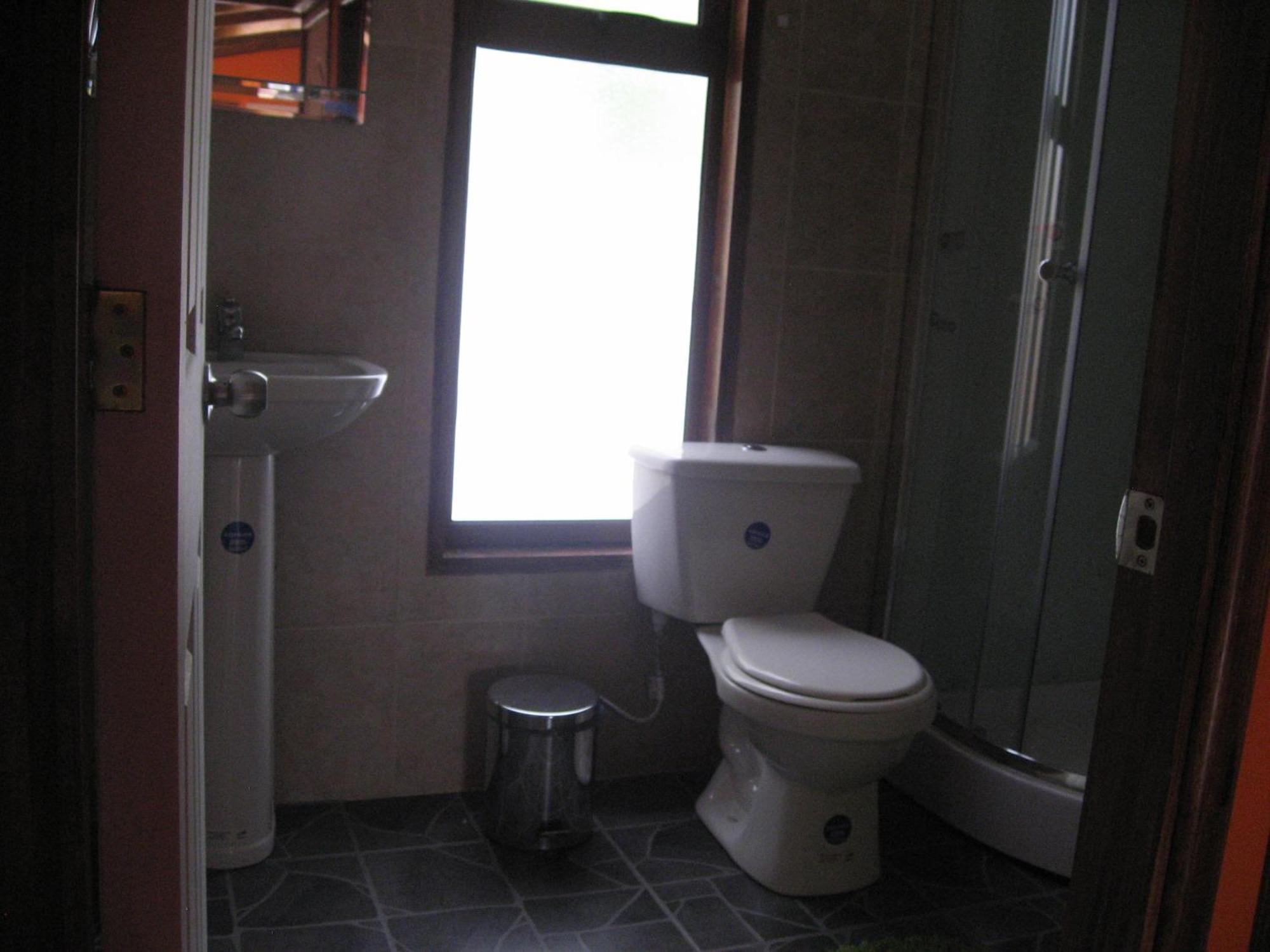 Sheuen Patagonia Hostel ปวยร์โตนาตาเลส ห้อง รูปภาพ