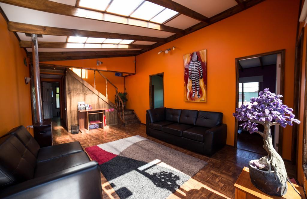 Sheuen Patagonia Hostel ปวยร์โตนาตาเลส ภายนอก รูปภาพ