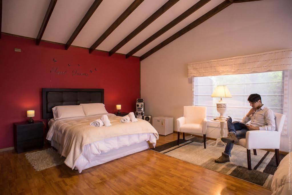 Sheuen Patagonia Hostel ปวยร์โตนาตาเลส ภายนอก รูปภาพ