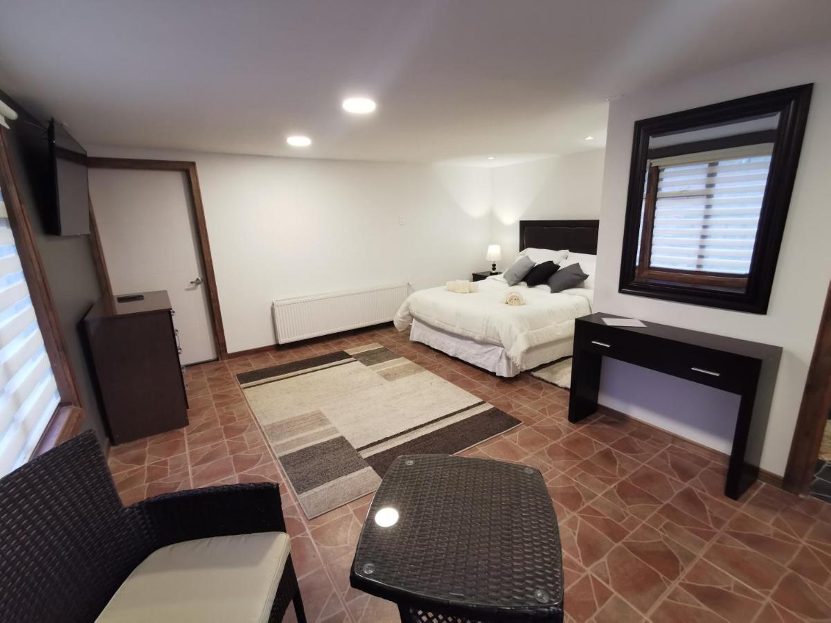Sheuen Patagonia Hostel ปวยร์โตนาตาเลส ภายนอก รูปภาพ